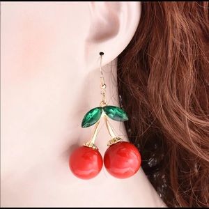 🍒NWT Super Cute Large Cherry Dangle Earrings
